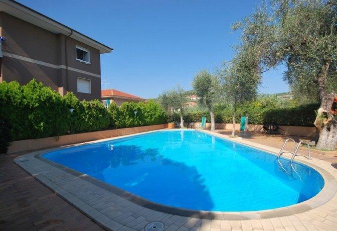 Casa Vacanze Orchidea Apartment Diano Marina Bagian luar foto